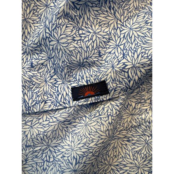 (New) Faherty Button Up Short Sleeve Shirt Blue/White Pattern - Men’s Size M - Picture 7 of 8